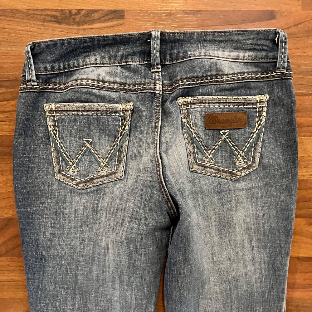 WRANGLER Boot Cut Womens Jeans 7x32 Weathered Embroidered Western Cowgirl Rodeo - Picture 5 of 8